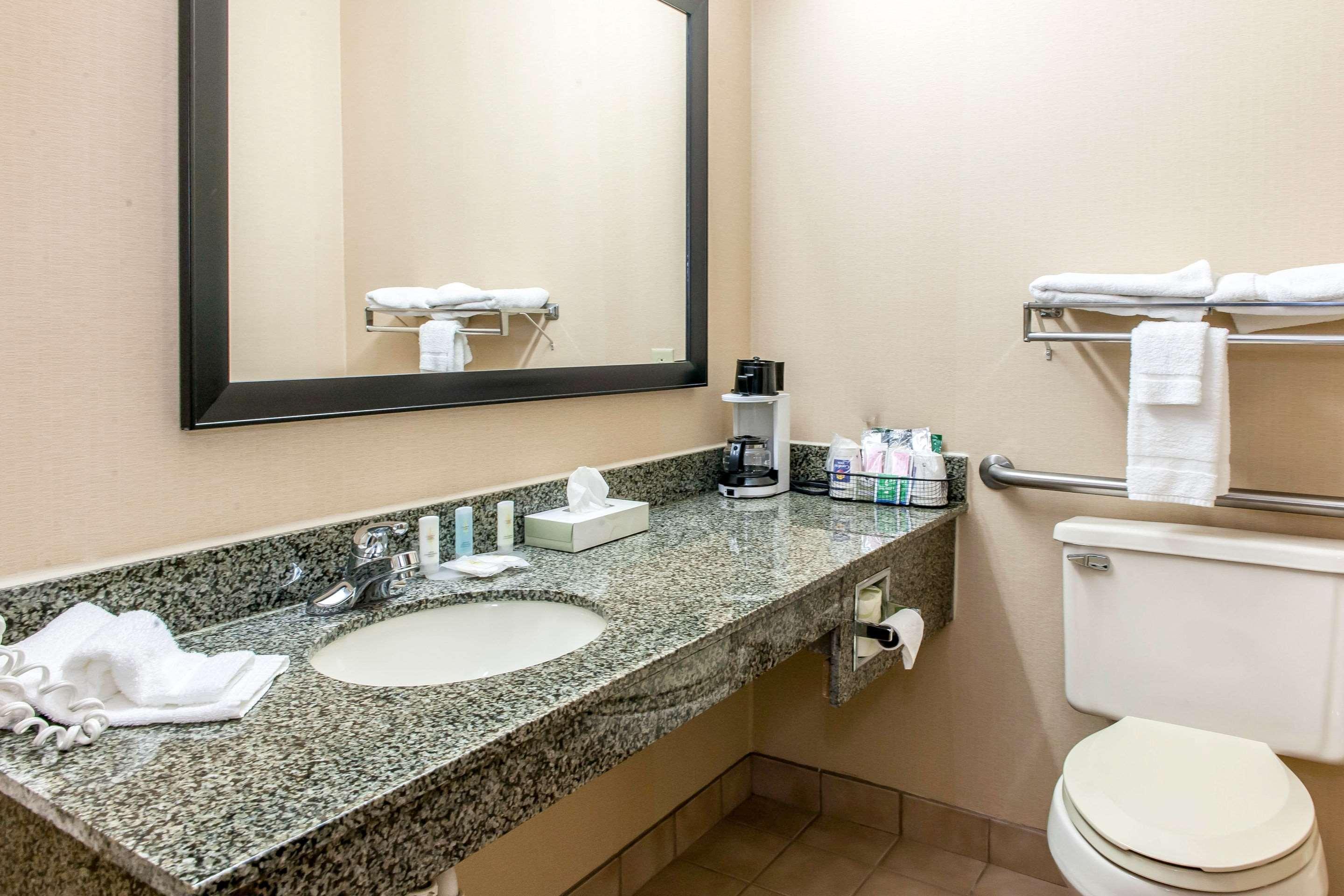 Quality Inn 2*