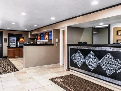 Quality Inn 2*